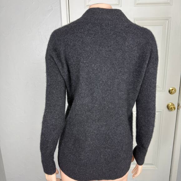 Halogen Women's sweater XS Cashmere Pullover Gray V neck Long sleeve J3-30 - Picture 4 of 7